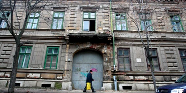 Imobilul în care a avut atelier sculptorul Romul Ladea este cea mai scumpă proprietate scoasă la vânzare în Timişoara