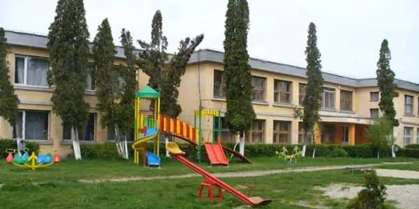 gradinita luminisul padurii pitesti
