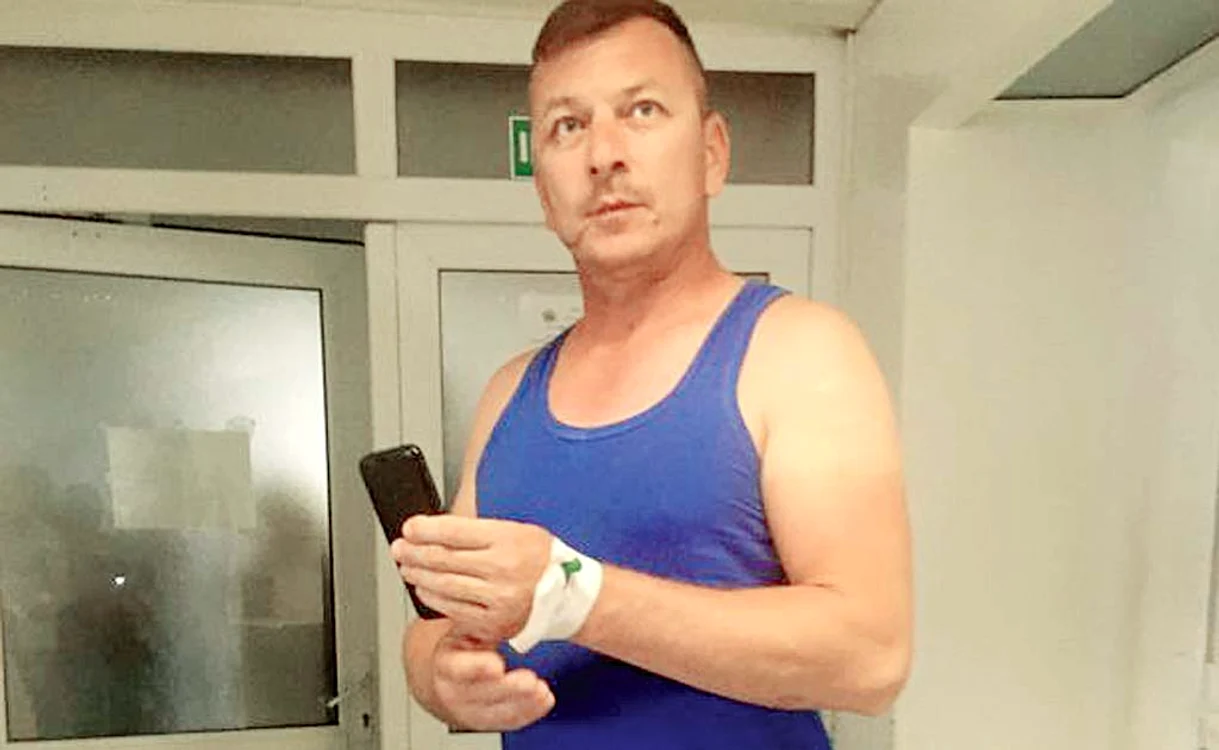 
    Medicul Mugur Rizea  