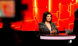 Adriana Bahmuteanu la 40 de intrebari cu Denise Rifai (2) Foto Kanal D jpeg