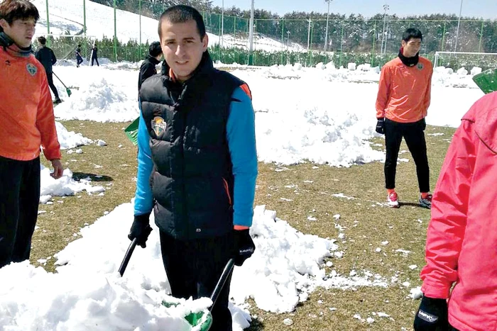 Zicu a dat  aproape o oră  la lopată