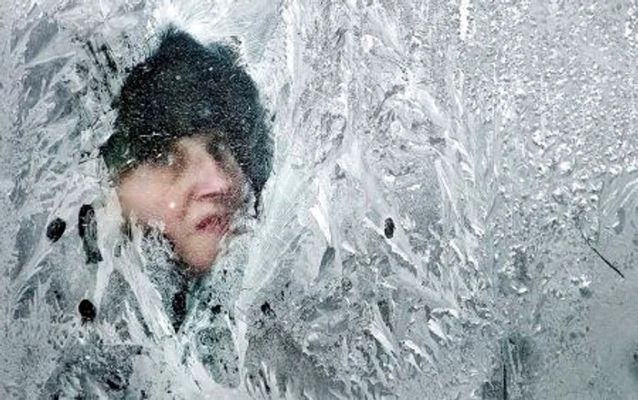 
    Totul în jurul nostru s-a transformat în gheață  