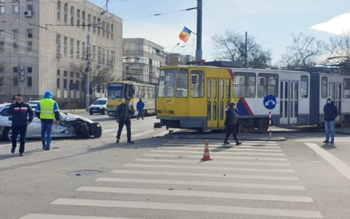 
    În tramvai se aflau 15 călătoriSursa foto: Adevărul/Diana Frîncu  