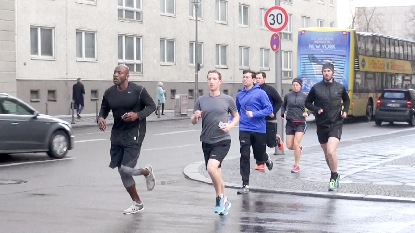 În luna februarie, a făcut jogging alături de cinci gărzi de corp