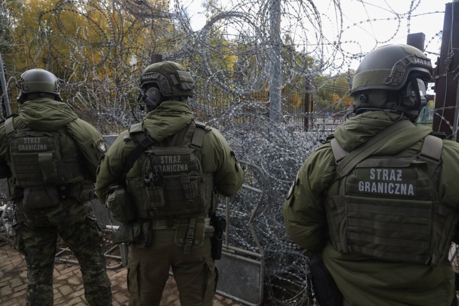 Rusia trimite migranți în Europa prin tuneluri secrete din Belarus