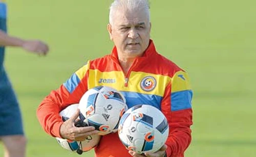 Anghel Iordănescu câştigă 120.000 € pe an