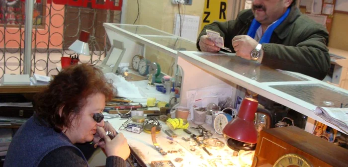 Ileana Geoiculeasa, unul dintre ultimii ceasornicari ai Ramnicului