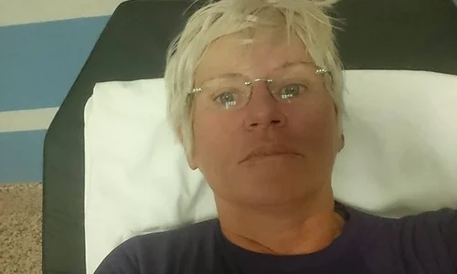 Monica Tatoiu la pat jpeg