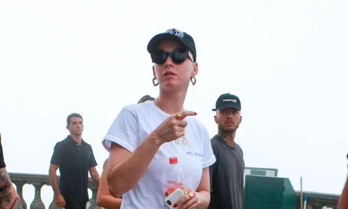 Katy Perry has fun with friends while visiting Christ The Redeemer jpeg