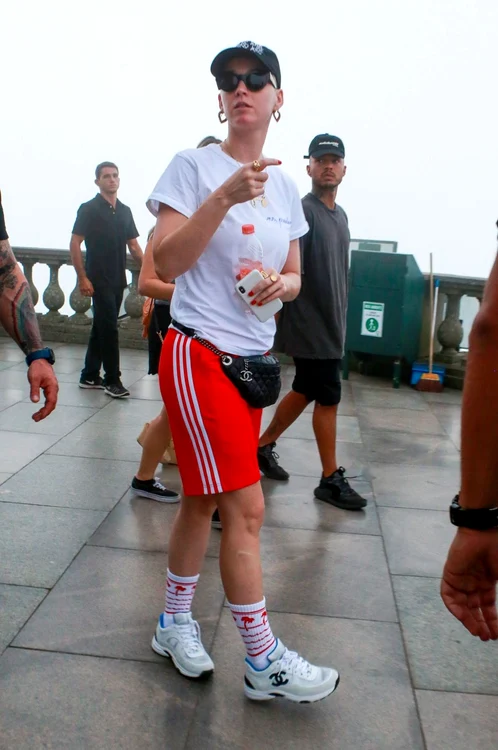 Katy Perry has fun with friends while visiting Christ The Redeemer jpeg