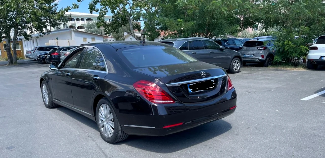Mașina „furată” de proprietar este un Mecedes S Class FOTO replicaonline.ro 