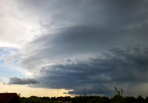 nori de furtuna Targu Jiu   Foto Sever Weather Alert Gorj jpg