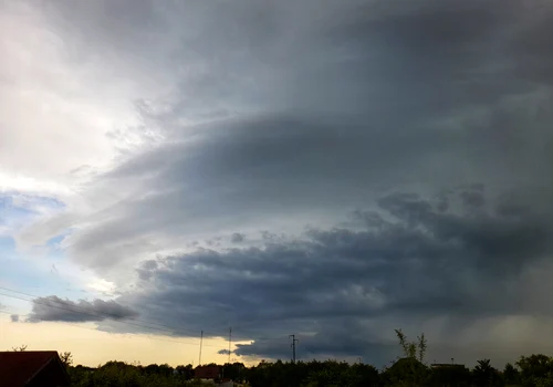 nori de furtuna Targu Jiu   Foto Sever Weather Alert Gorj jpg