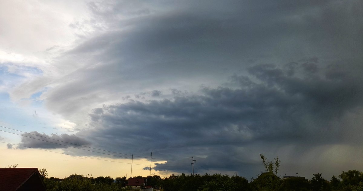 București: Avertizare meteo de cod galben pentru ploi torențiale și vânt puternic.