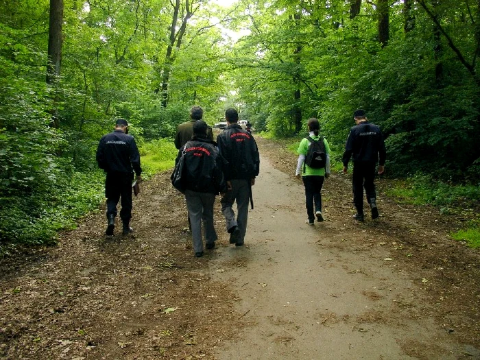 Poliţiştii au primit indicii că bărbatul s-ar afla în Pădurea Făget.