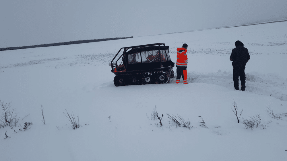 Stare alertă în Vrancea, din cauza viscolului care a blocat județul