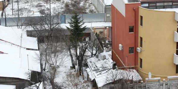 Terenul a atras atenţia la numeroase persoane dubioase datorită valorii imobiliare foarte mari 
