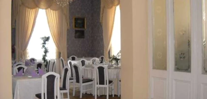 Restaurantele care nu îndeplinesc condiţiile sanitar – veterinare se aleg cu amenzi usturătoare. Foto. Arhivă