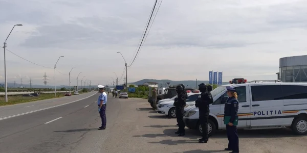 politisti in strada FOTO IPJ Mehedinti 