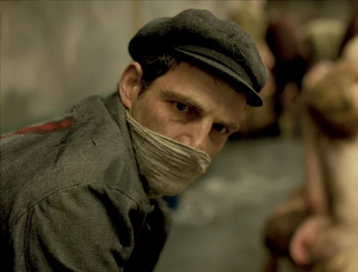 „Son of Saul“ - recenzie. Géza
Röhrig, în filmul multipremiat „Fiul lui Saul“