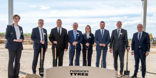 Päivi Antola, Jukka Moisio, Nicolae Ciucă, Jukka Hienonen, Marjut Akola, Florin Birta, Adrian Kaczmarczyk and Ilie Bolojan jpg