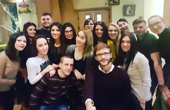 
    Simona Halep, alaturi de colegii din scoala generalaFOTO: Instagram  