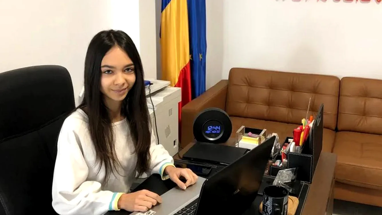 Dona, 16 ani, s-a făcut  o domnișoară foarte frumușică