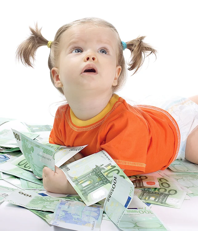 O bandă de traficanţi români de copii este judecată în Franţa