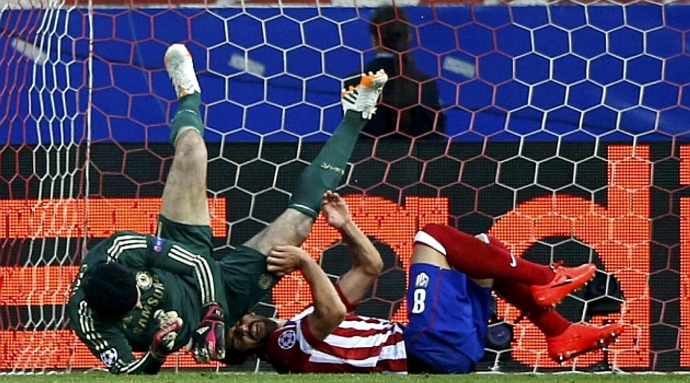 
    Accidentarea lui Cech  