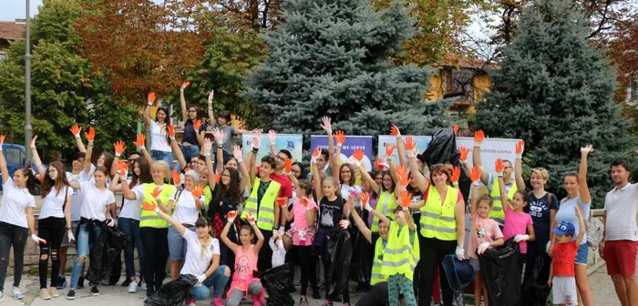 Voluntarii care au participat la acţiune FOTO Alexandra Georgescu