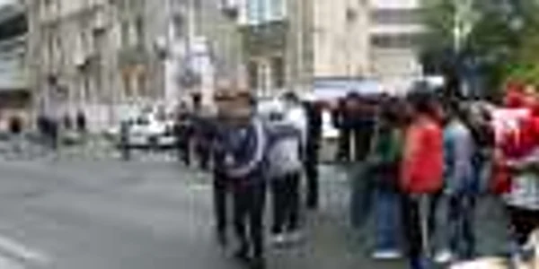 Mort dus în fața secției de poliție
