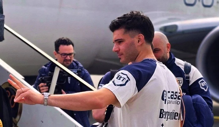 Ianis Hagi, pregătit pentru meci (FOTO: Facebook/Echipa națională de fotbal a României)