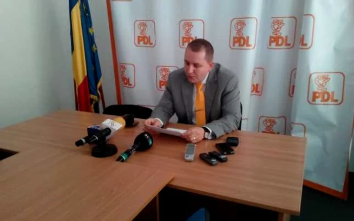 Claudiu Dumitrescu: "Primarii PDL sunt şantajaţi cu pierderea fondurilor pentru investiţii"