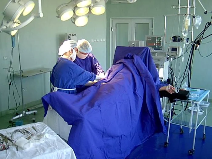 
    Bărbatul va fi supus unor intervenţii chirurgicale.  