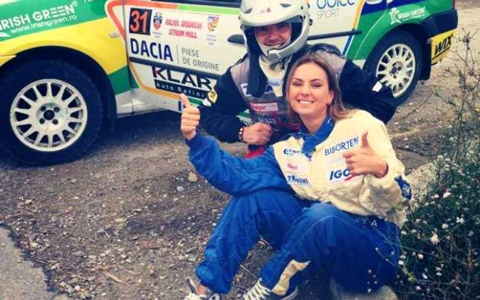 Roxana Ionescu, alături de Adrian Grigore, pilotul pe care-l va coordona la Iaşi FOTO:Facebook