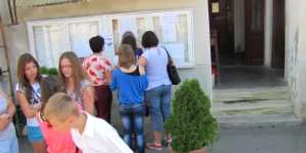 Elevii de la oraş au obţinut note mult mai bune decât cei de la sate