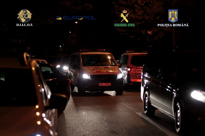 Imagini de la perchezițiile la traficanții de arme