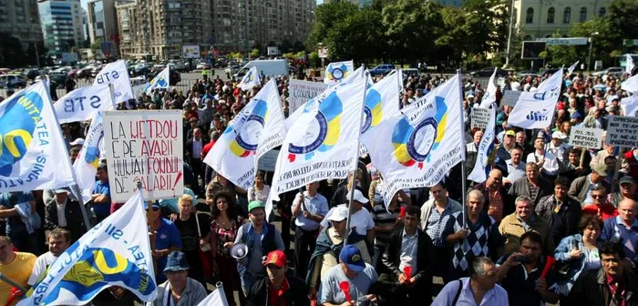 Peste 3.000 de sindicalişti Metrorex şi RATB au mărşăluit din Piaţa Victoriei spre Piaţa Constituţiei pe 18 septembrie FOTO Dorin Constanda