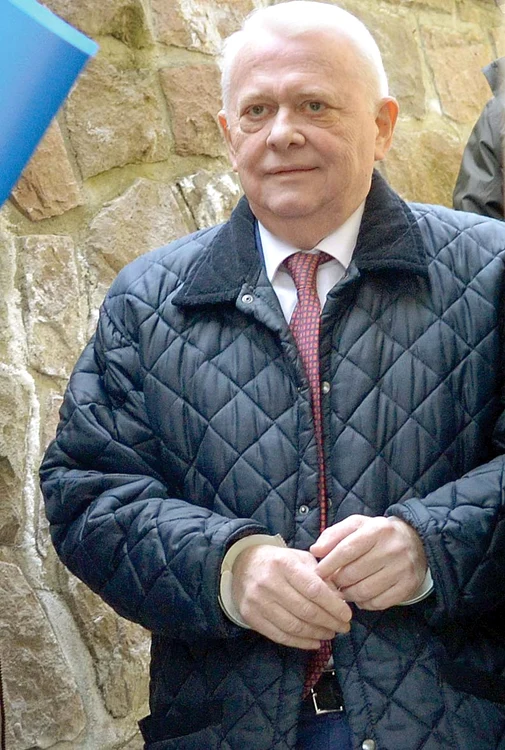 
    Viorel Hrebenciuc  