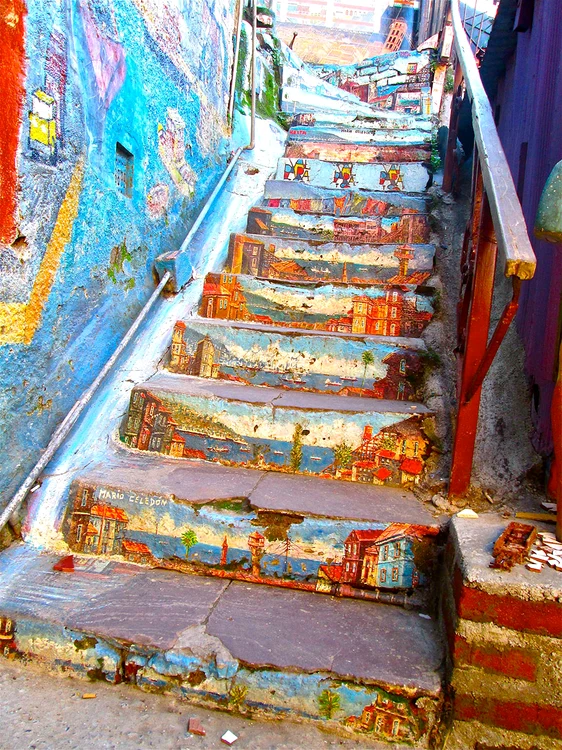 Locul IV: Valparaiso, Chile (foto: oedubroad.wordpress.com via boredpanda.com)