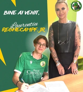 Bebeto, fiul Anamariei Prodan și al lui Laurențiu Reghecampf, a semnat primul contract profesionist cu o echipă de fotbal, la 16 ani foto: Instagram 