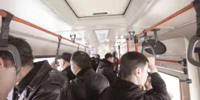 Troleibuzele fac față cu greu fluxului mare pe pasageri