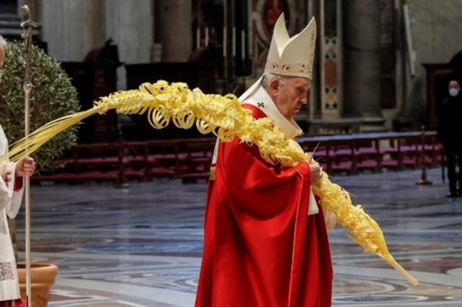 Papa Francisc nu a rostit predica din Duminica Floriilor, dar a prezidat în continuare ceremonia