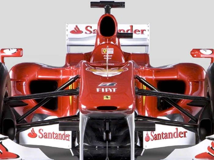 
    Noul bolid Ferrari F10  