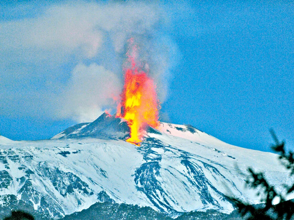 
    Bătrânul Etna  s-a trezit din  amorţire la 6 ianuarie (FOTO: afp)  