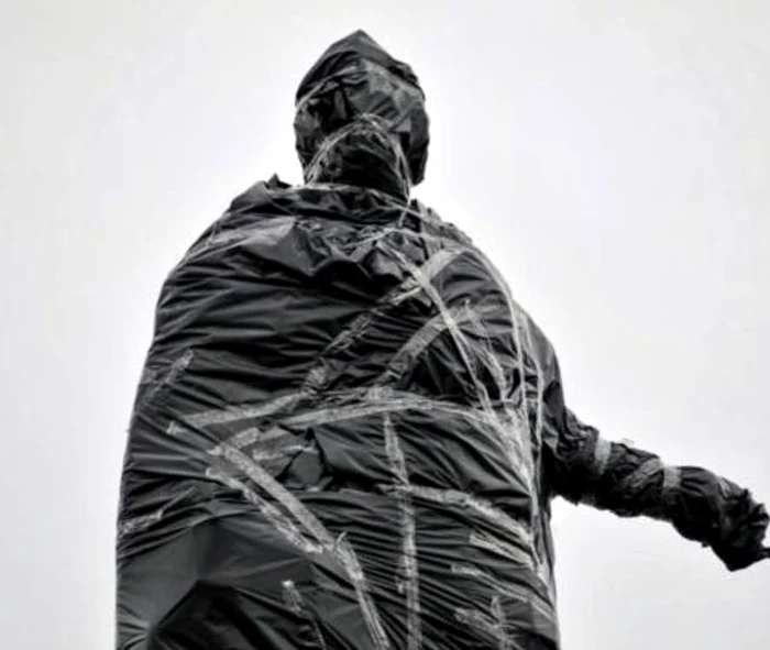 În viitor statuia Ecaterinei a 2-a din Odesa ar putea fi înlăturată. Foto: Nexta TV