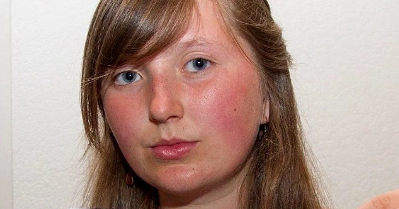 Miriam Bourne, tânăra din Marea Britanie care se gândeşte să studieze la Universitatea Ovidius din Constanţa FOTO dailymail.co.uk