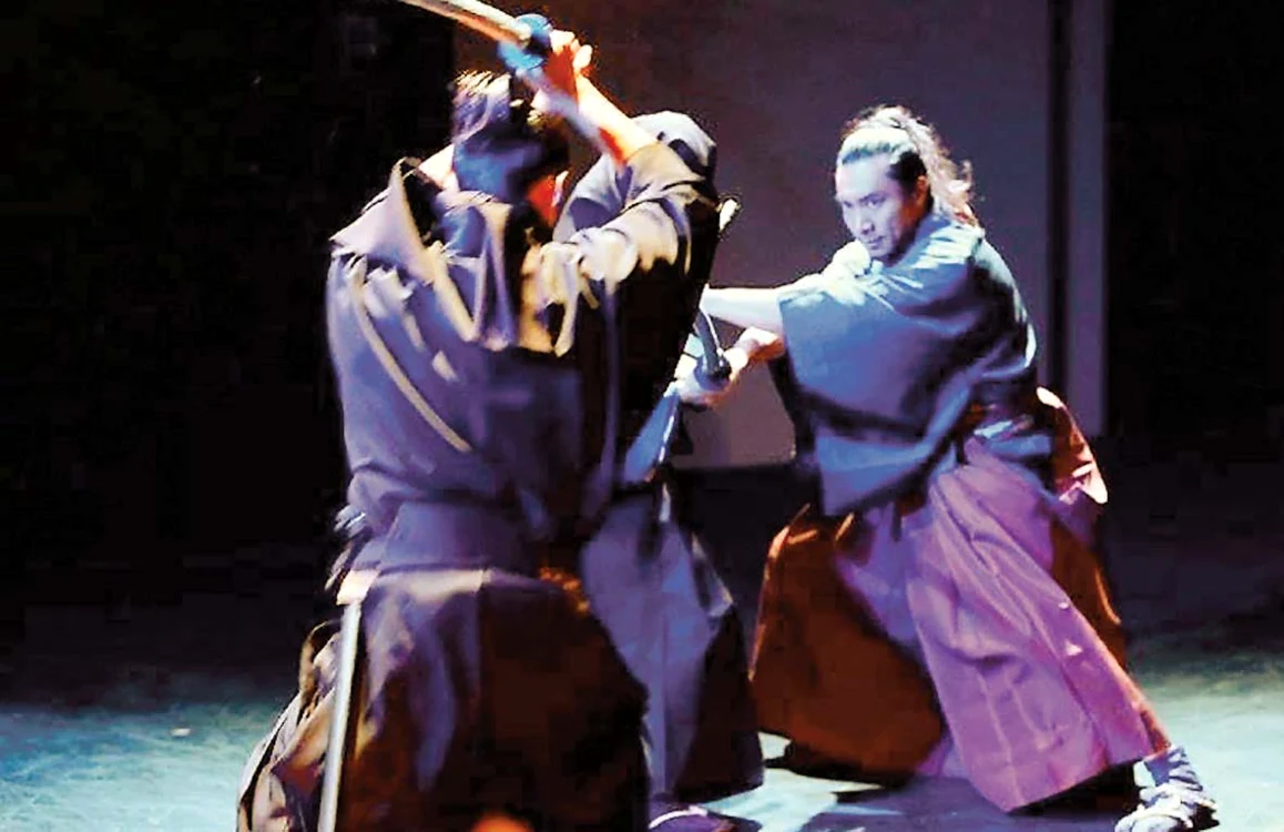 
    Accidentul tragic  s-a petrecut pe  scena unui teatru  din Tokyo   