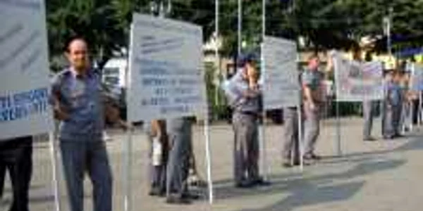 Polițiștii sunt nemulțumiți de măsurile propuse de Guvern Foto: Arhivă