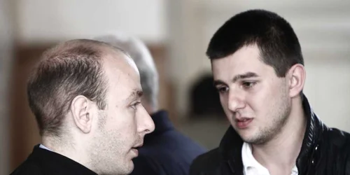 Unul dintre tinerii lăsat în libertate până la deliberare